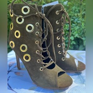 Shoe Republic LA Heels Brand New